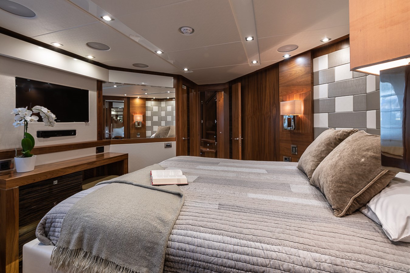 Sunseeker Motor Yacht INSIGNIA For Sale