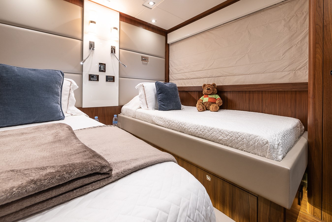 Sunseeker Motor Yacht INSIGNIA For Sale