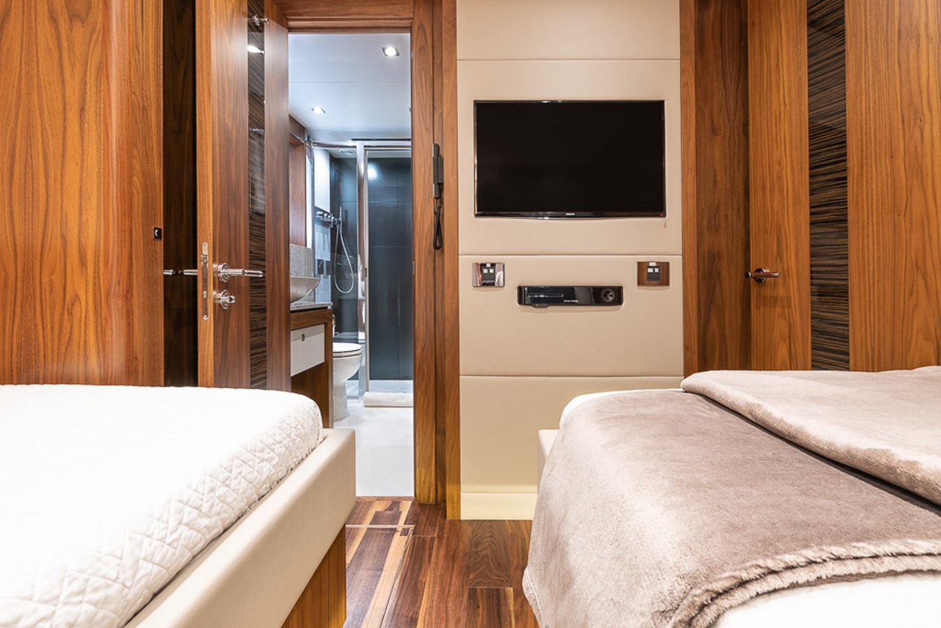 Sunseeker Motor Yacht INSIGNIA For Sale