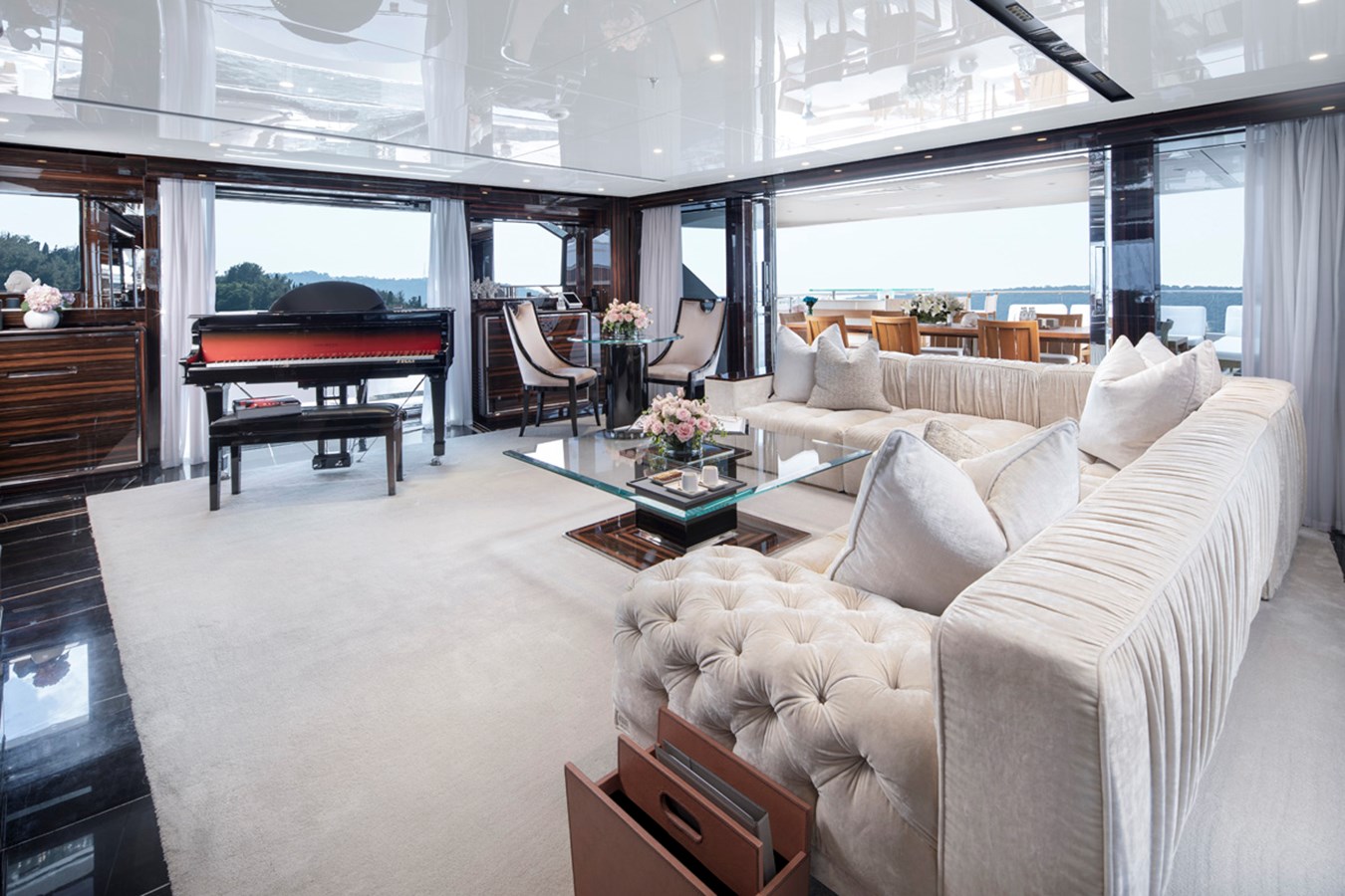 Wider Motor Yacht STERN For Sale