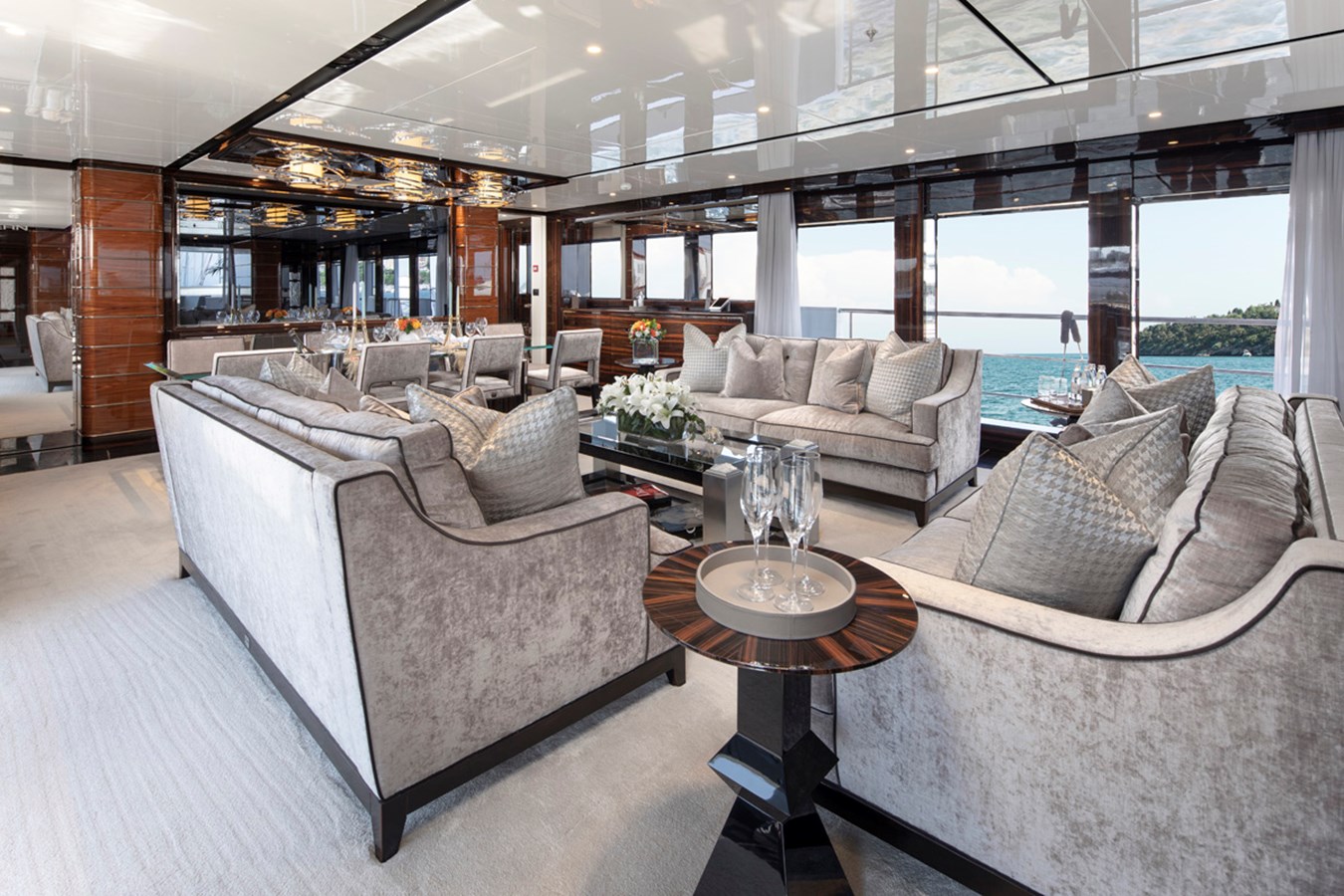 Wider Motor Yacht STERN For Sale