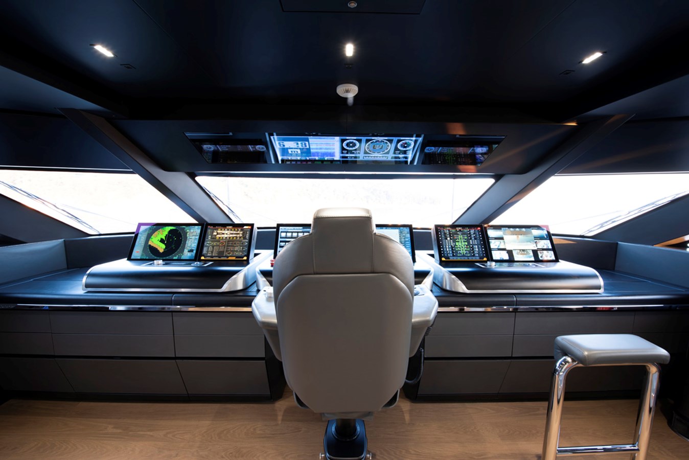 Wider Motor Yacht STERN For Sale