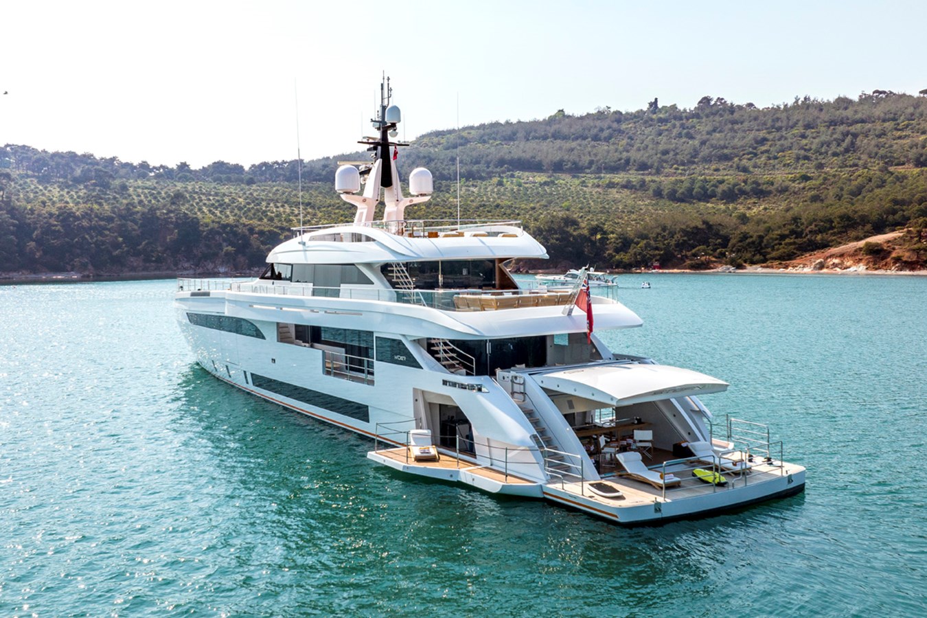 Wider Motor Yacht STERN For Sale
