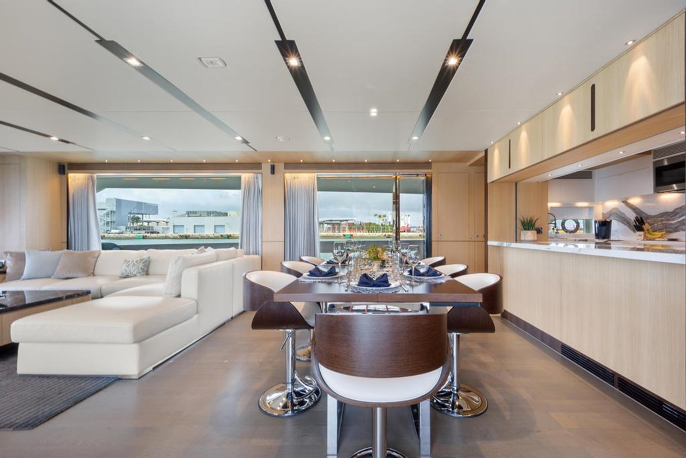 Horizon Yachts Motor Yacht BELLA TU For Sale