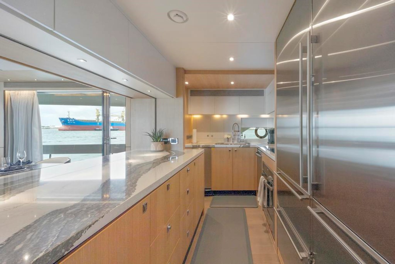 Horizon Yachts Motor Yacht BELLA TU For Sale