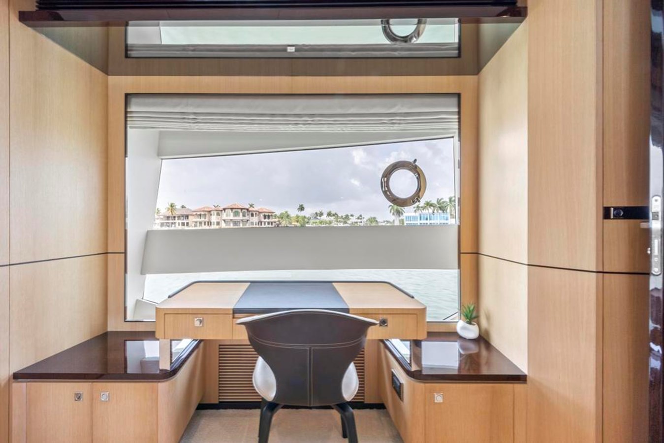 Horizon Yachts Motor Yacht BELLA TU For Sale