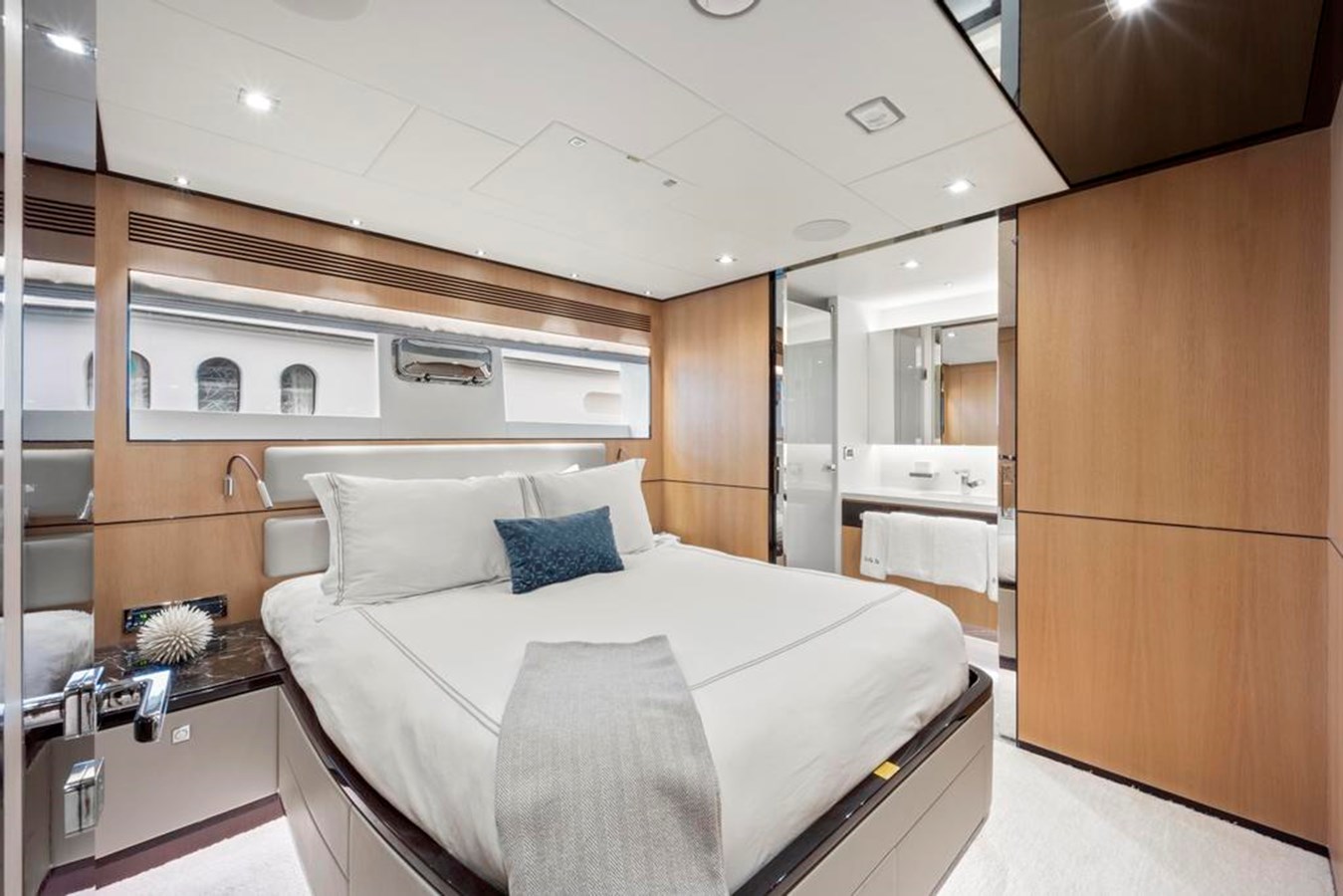 Horizon Yachts Motor Yacht BELLA TU For Sale
