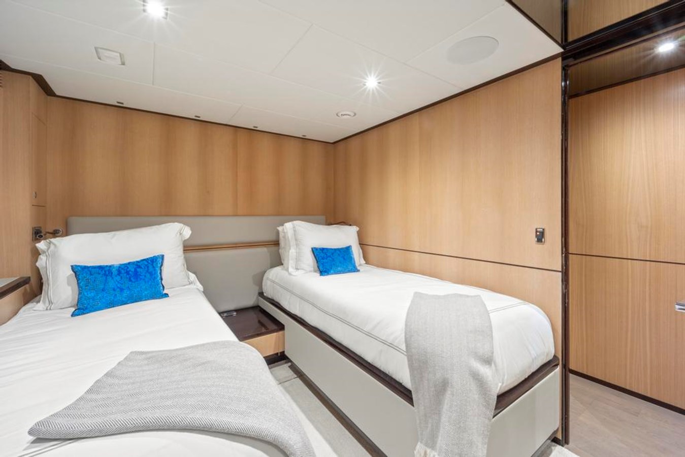 Horizon Yachts Motor Yacht BELLA TU For Sale