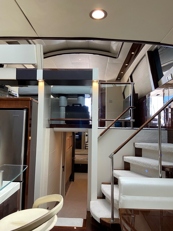 Lazzara Yachts Cruising Yacht BG For Sale
