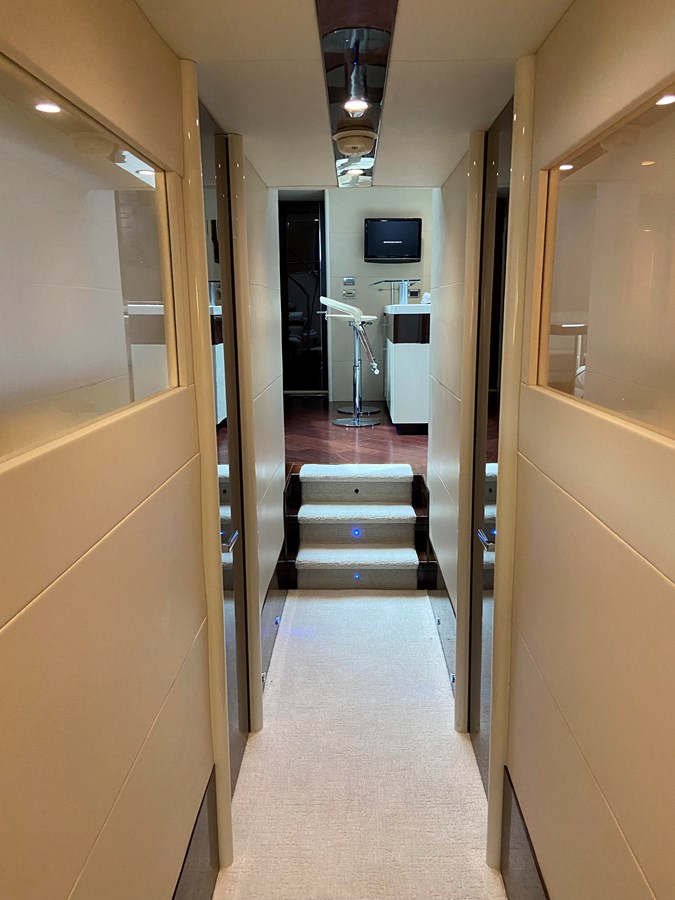 Lazzara Yachts Cruising Yacht BG For Sale