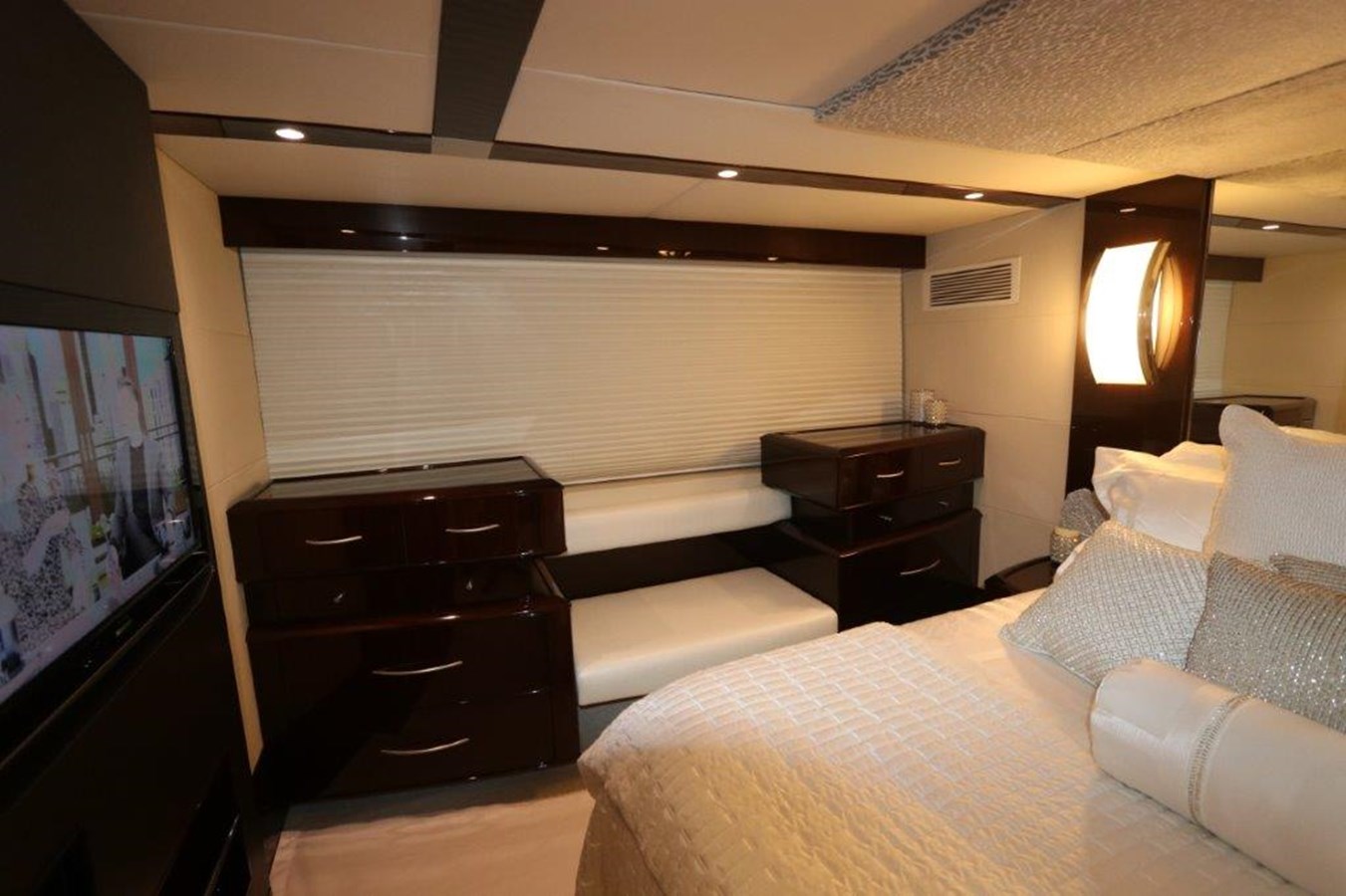 Lazzara Yachts Cruising Yacht BG For Sale
