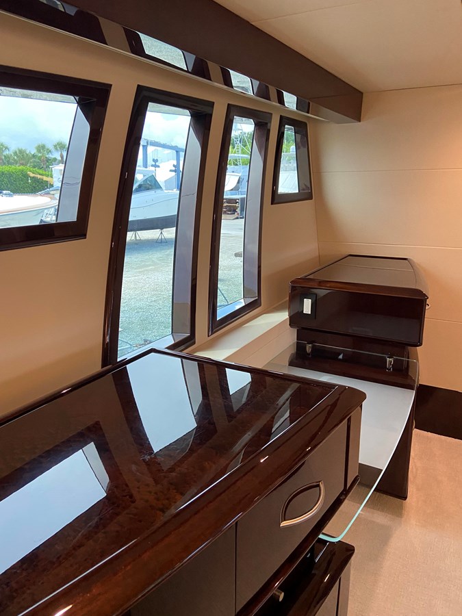 Lazzara Yachts Cruising Yacht BG For Sale