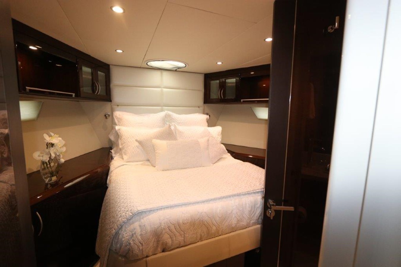 Lazzara Yachts Cruising Yacht BG For Sale