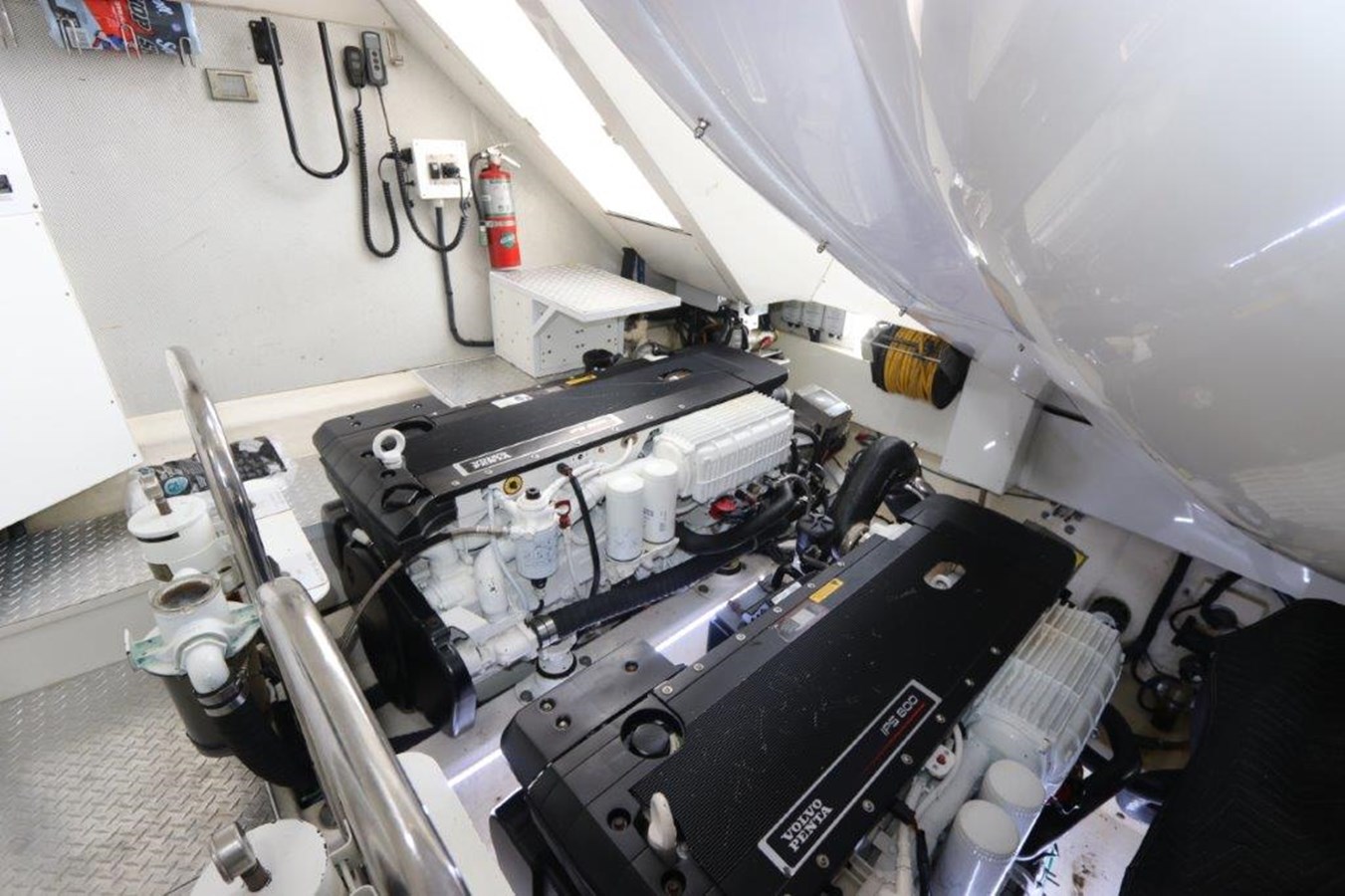 Lazzara Yachts Cruising Yacht BG For Sale