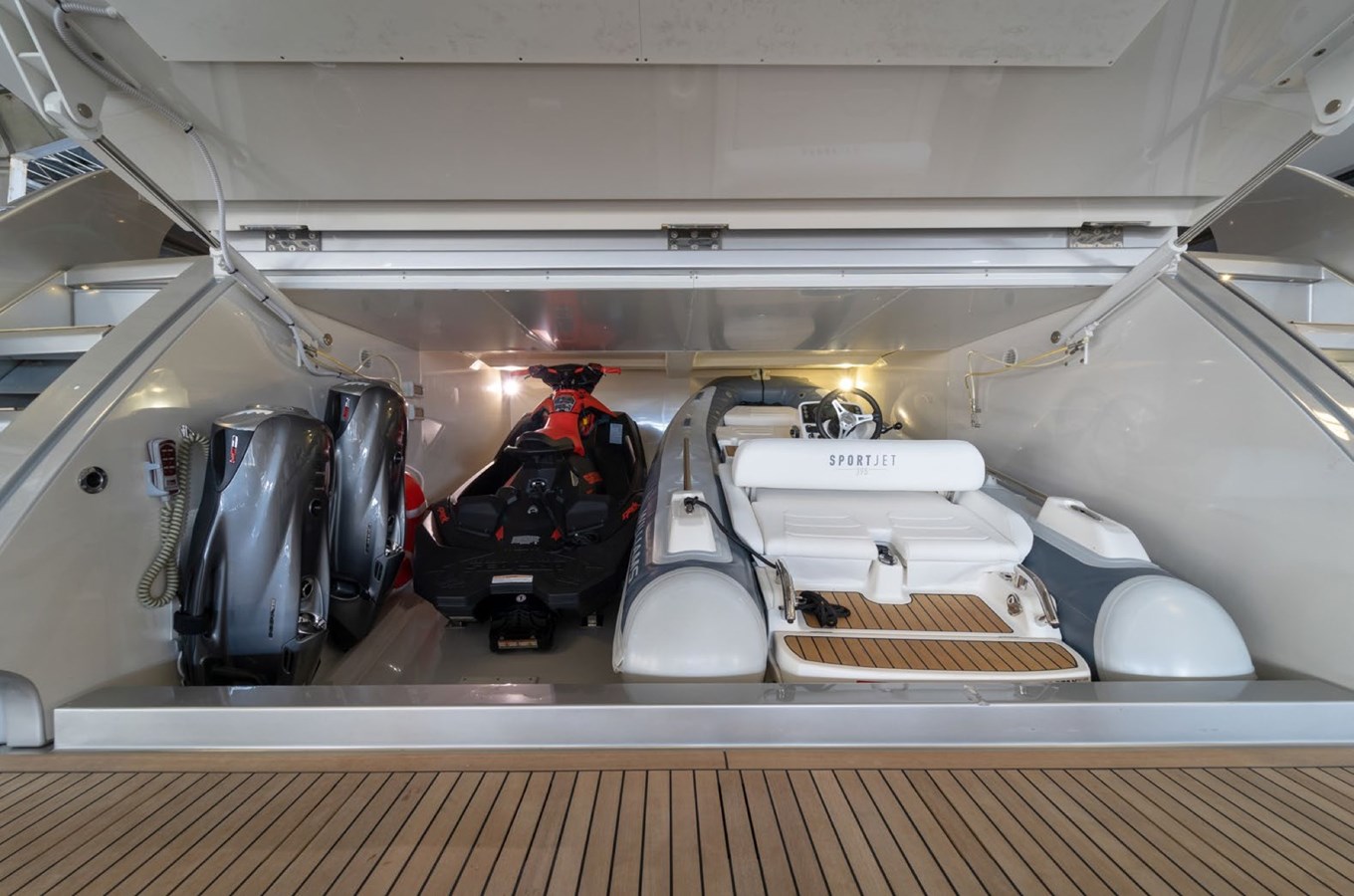 Riva Yacht Motor Yacht BEYOND BEYOND For Sale