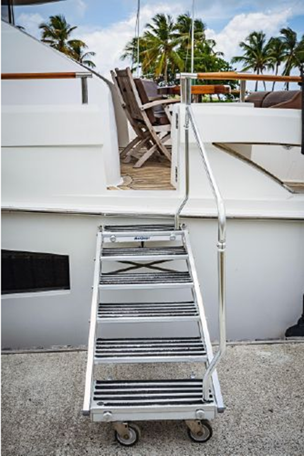 Lazzara Yachts Motor Yacht Lovin Life For Sale