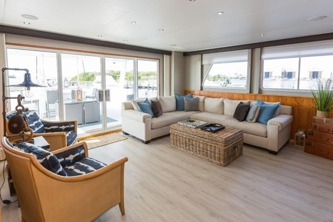 Custom Motor Yacht Island Soul For Sale