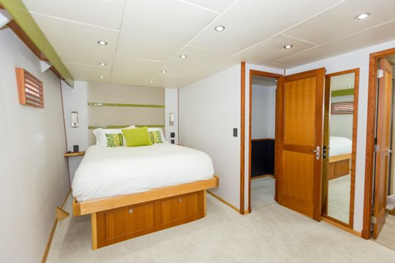Custom Motor Yacht Island Soul For Sale