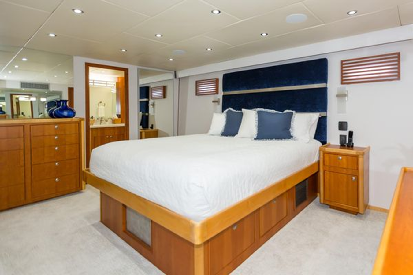 Custom Motor Yacht Island Soul For Sale