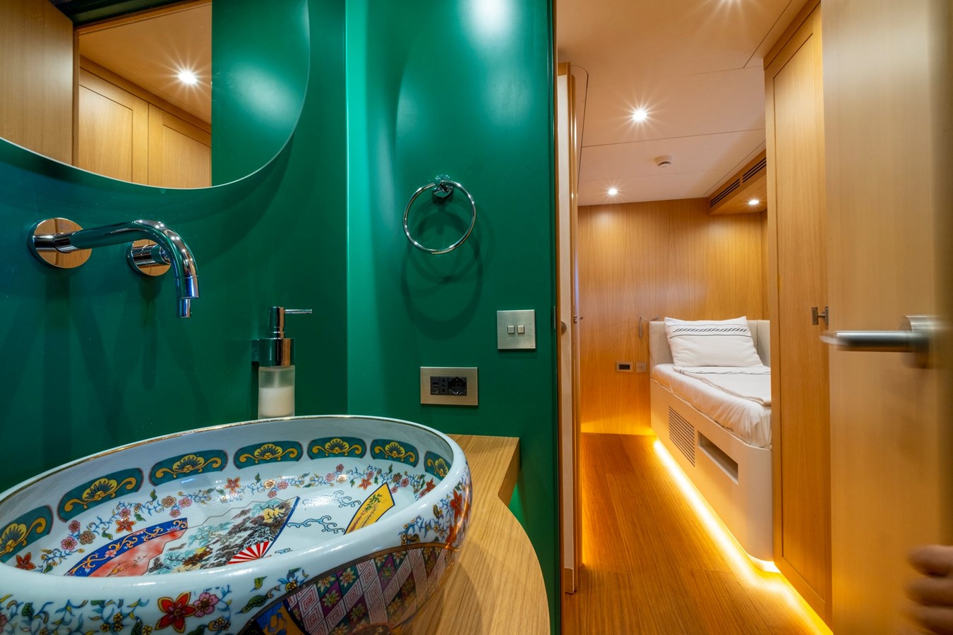 Mural Yachts Trawler Yacht 85' SEMI DISPLACEMENT TRAWLER For Sale