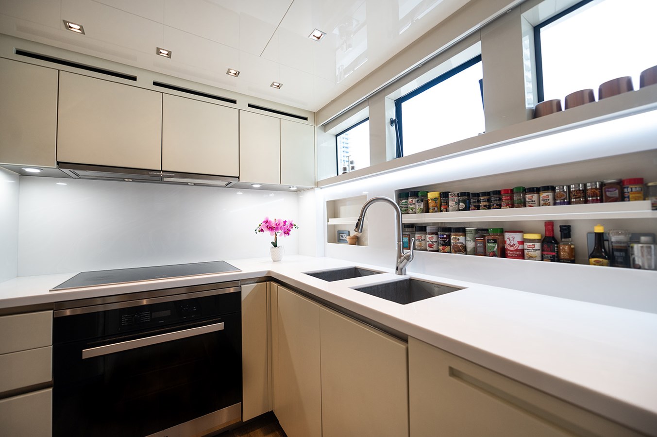 Sanlorenzo Yachts Motor Yacht RYEN For Sale