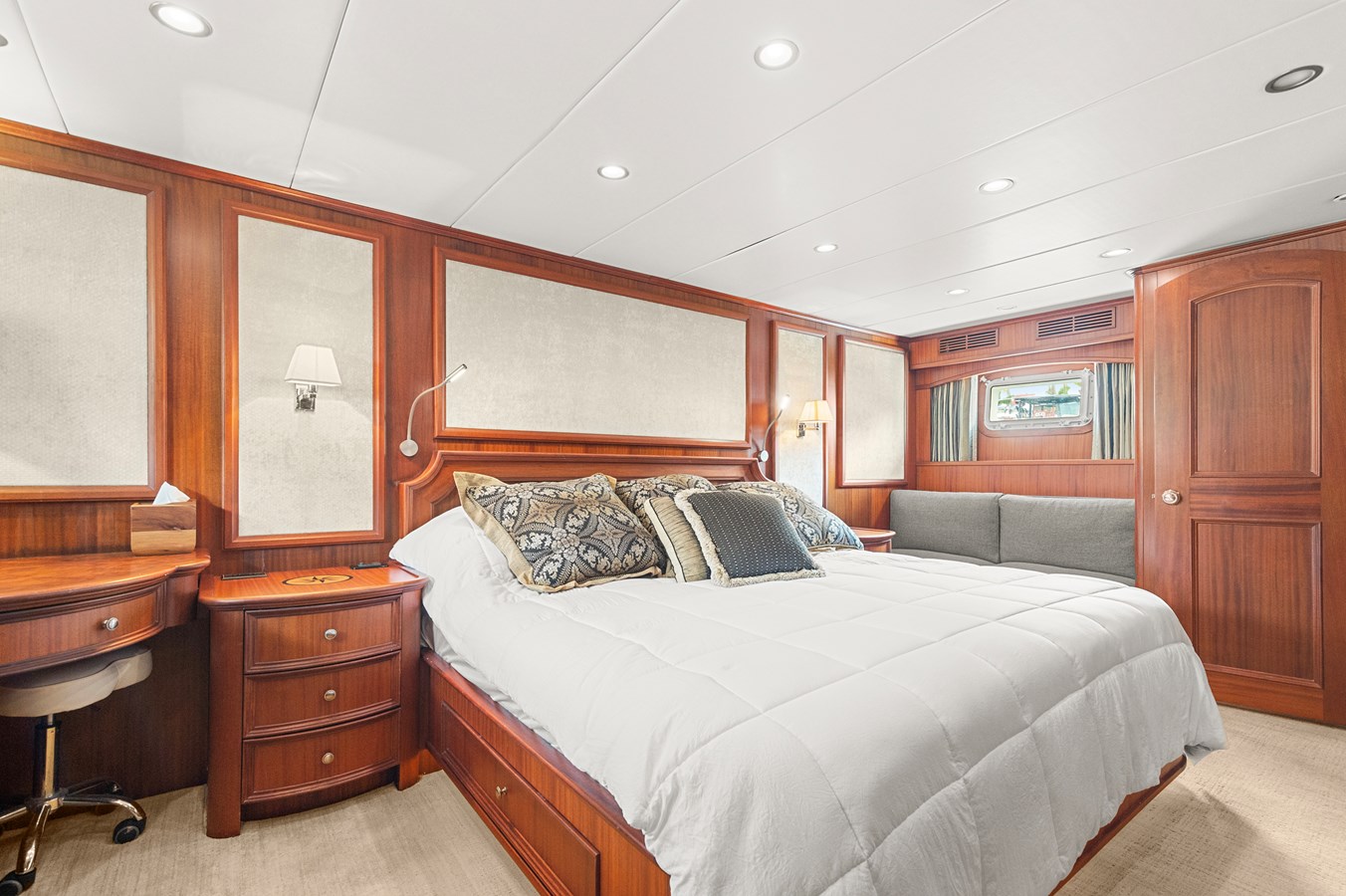 Paragon Motor Yachts Motor Yacht SEAS TO SEE For Sale