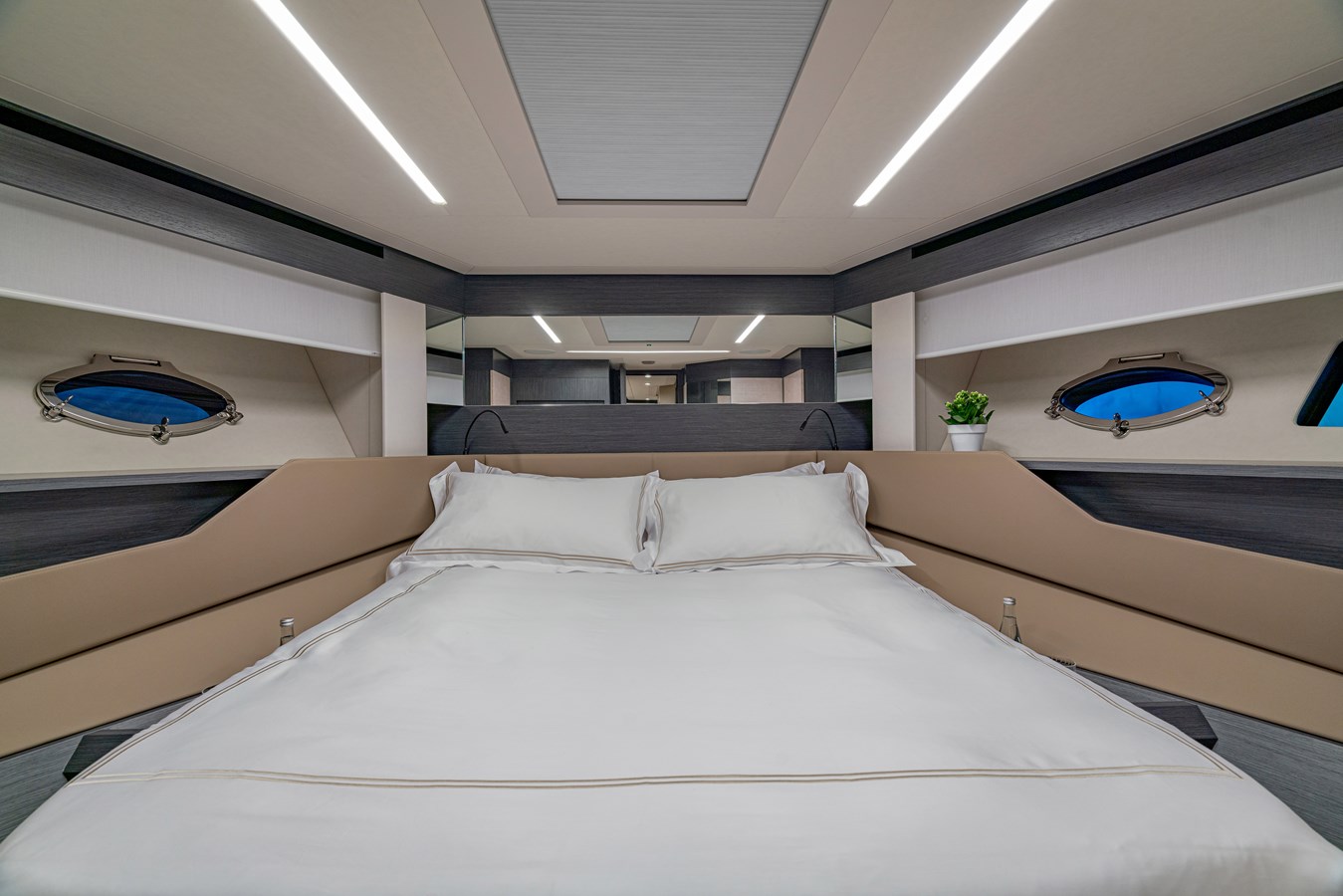Pershing Motor Yacht SILVER BULLET For Sale