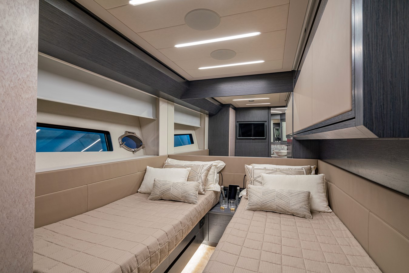 Pershing Motor Yacht SILVER BULLET For Sale