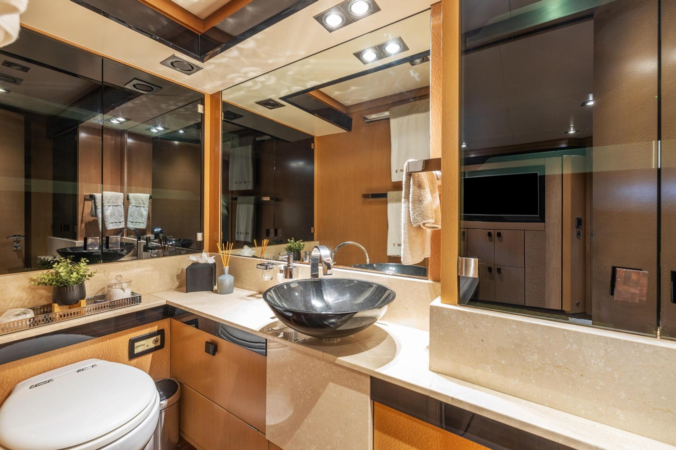 Palmer Johnson Sport Yacht Izumi For Sale