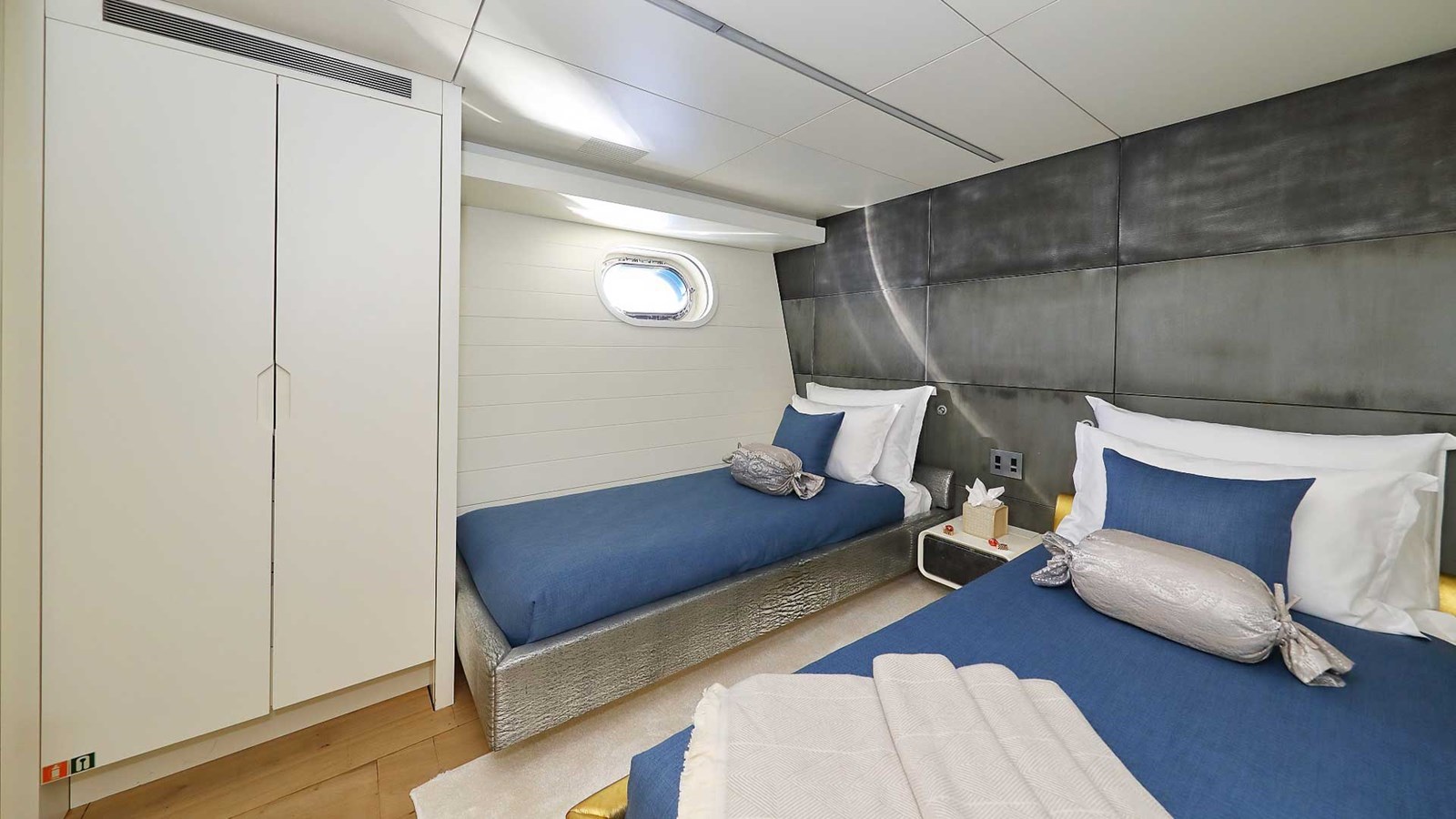 Admiral Yachts Motor Yacht ANAVI For Sale