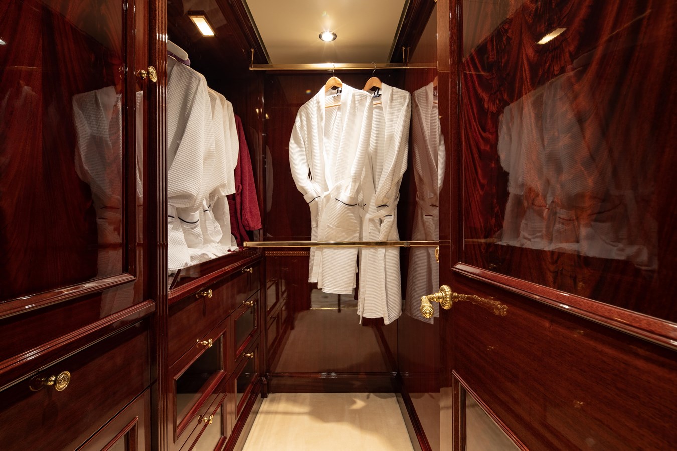 Crn Motor Yacht RICHAR For Sale