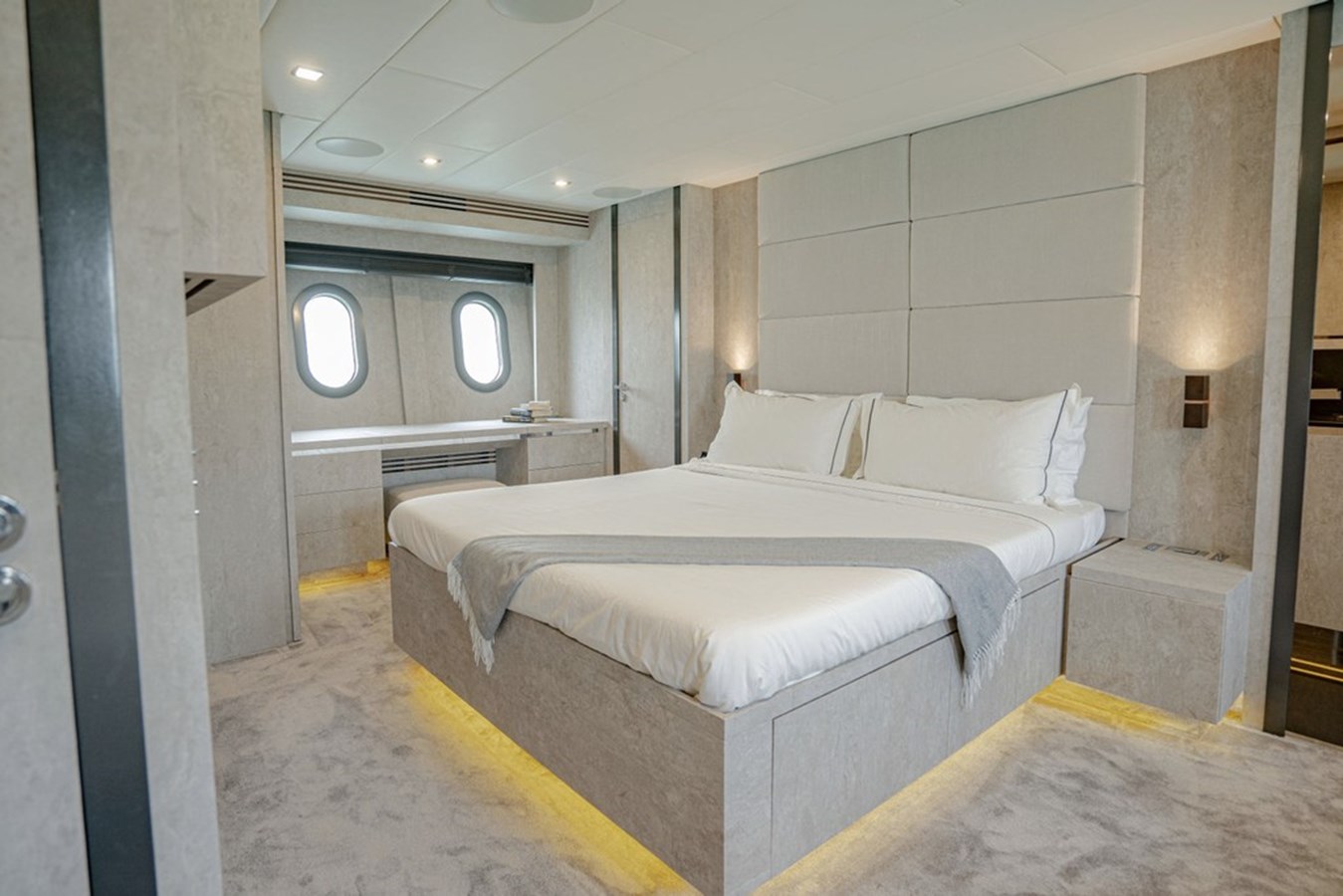 Arno Leopard Motor Yacht LEOPARD 31 OPEN For Sale