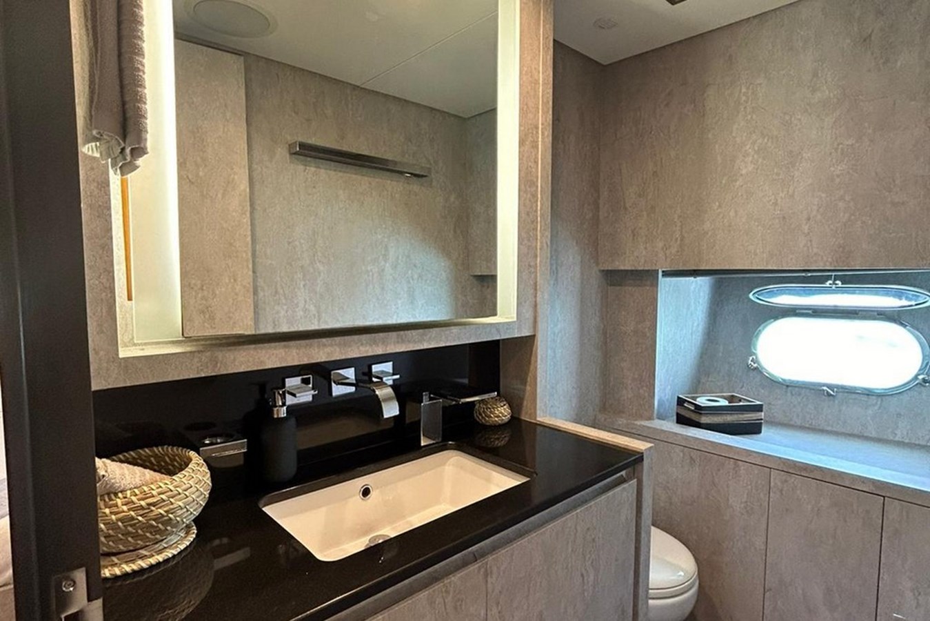 Arno Leopard Motor Yacht LEOPARD 31 OPEN For Sale