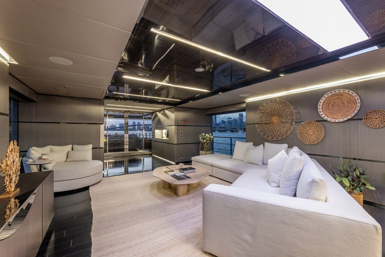Admiral Motor Yacht MAVERICK For Sale