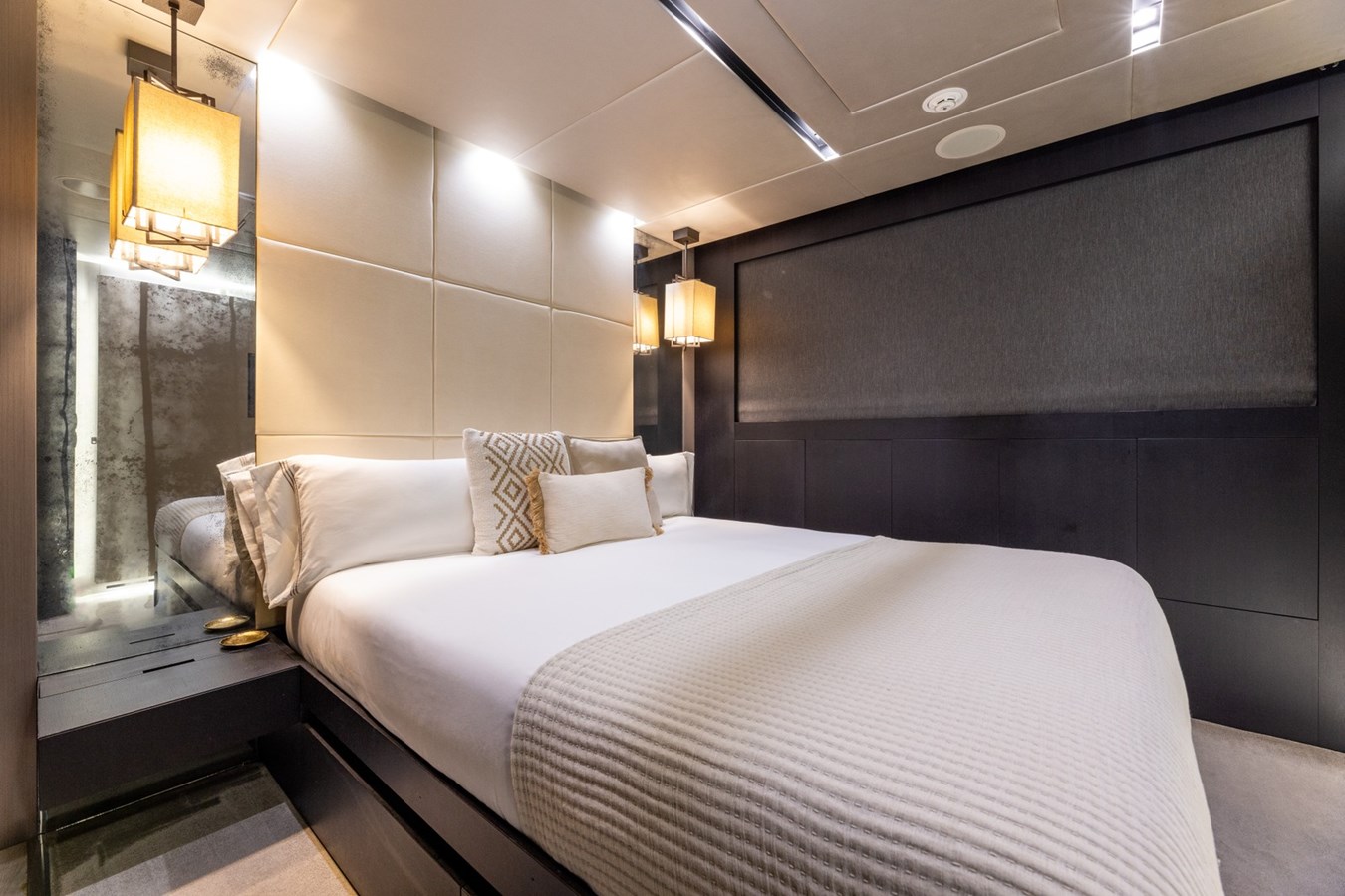 Admiral Motor Yacht MAVERICK For Sale