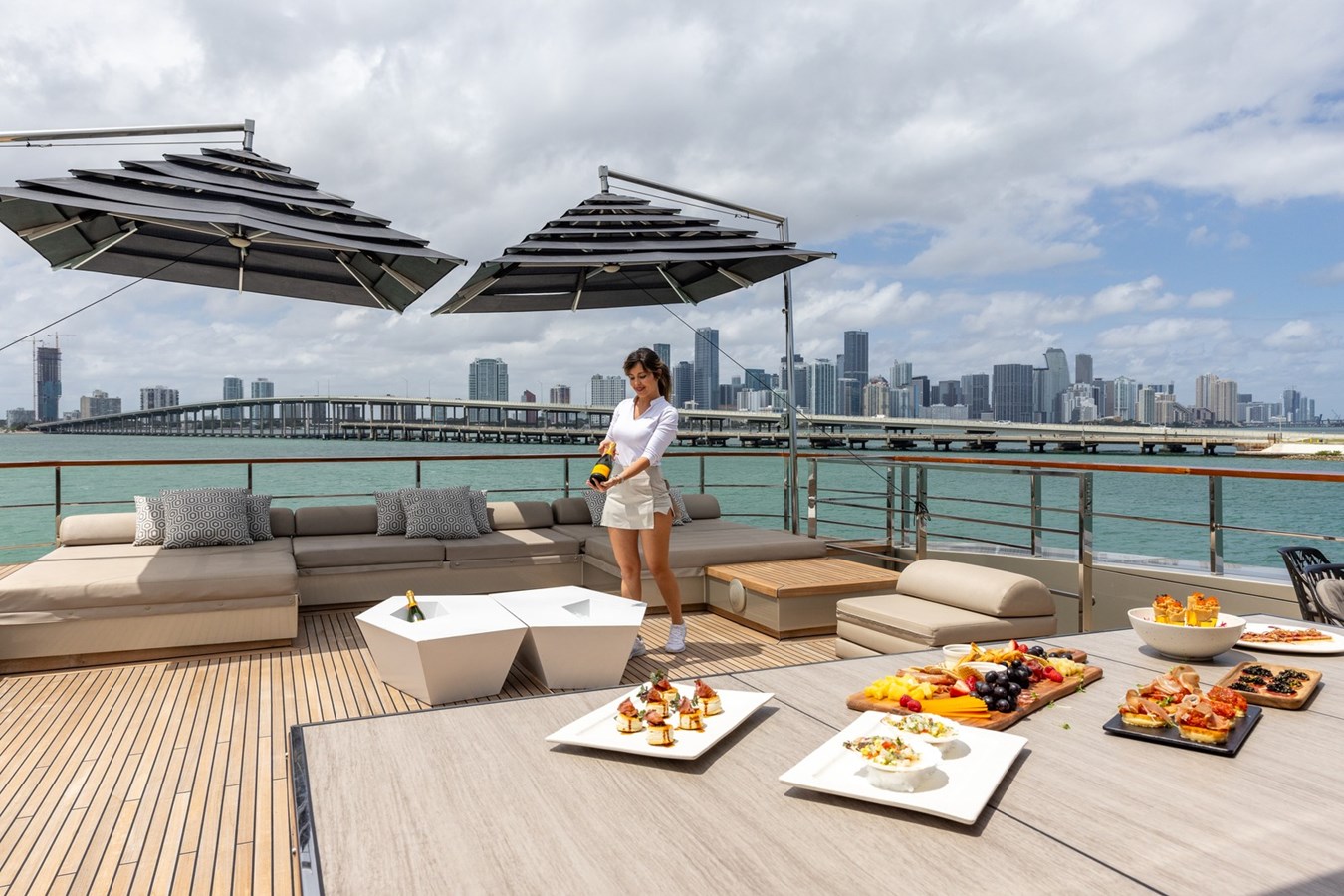 Admiral Motor Yacht MAVERICK For Sale