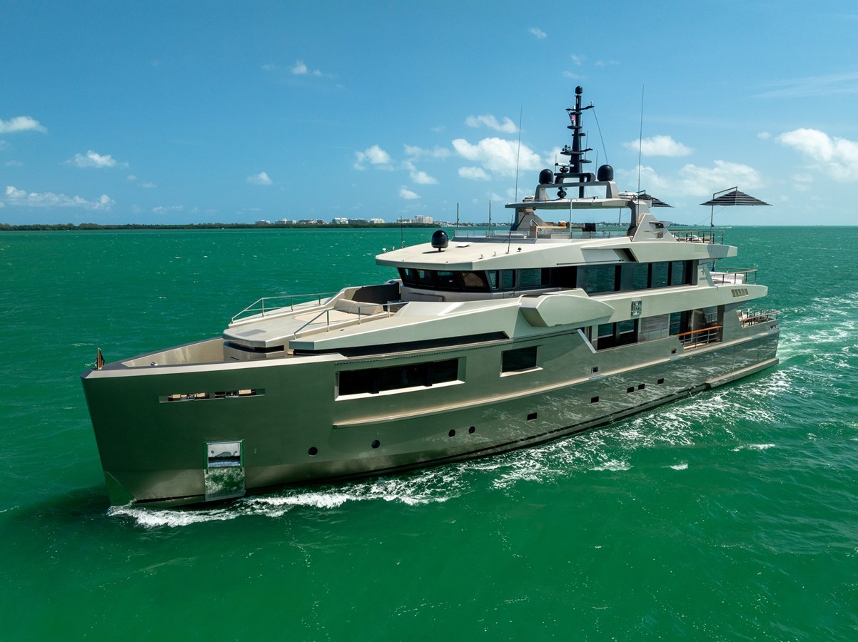 Admiral Motor Yacht MAVERICK For Sale
