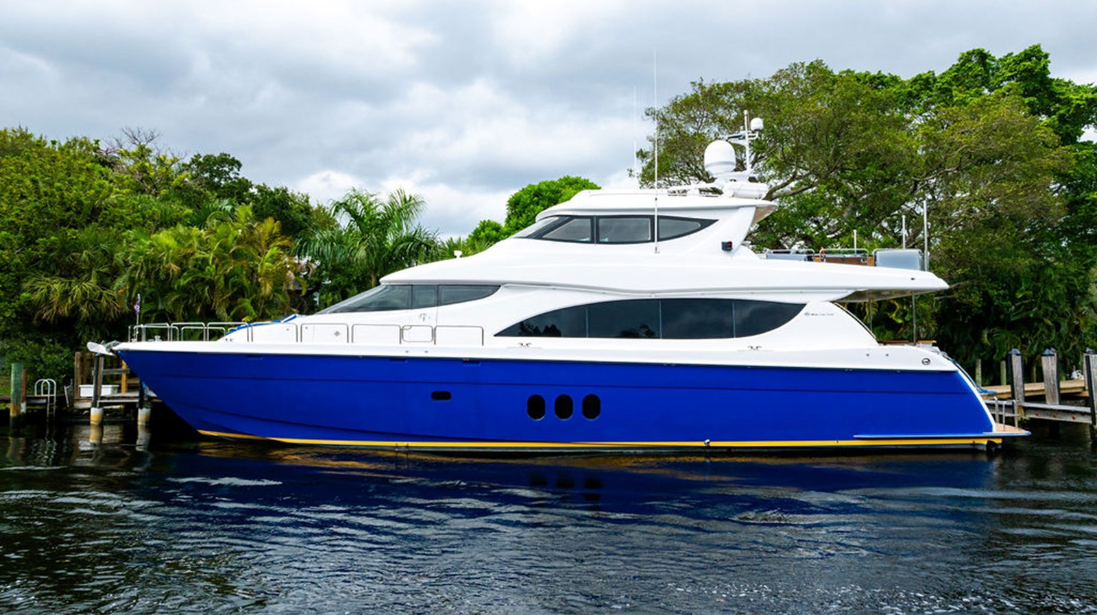 Hatteras Motor Yacht TOP SHELF For Sale