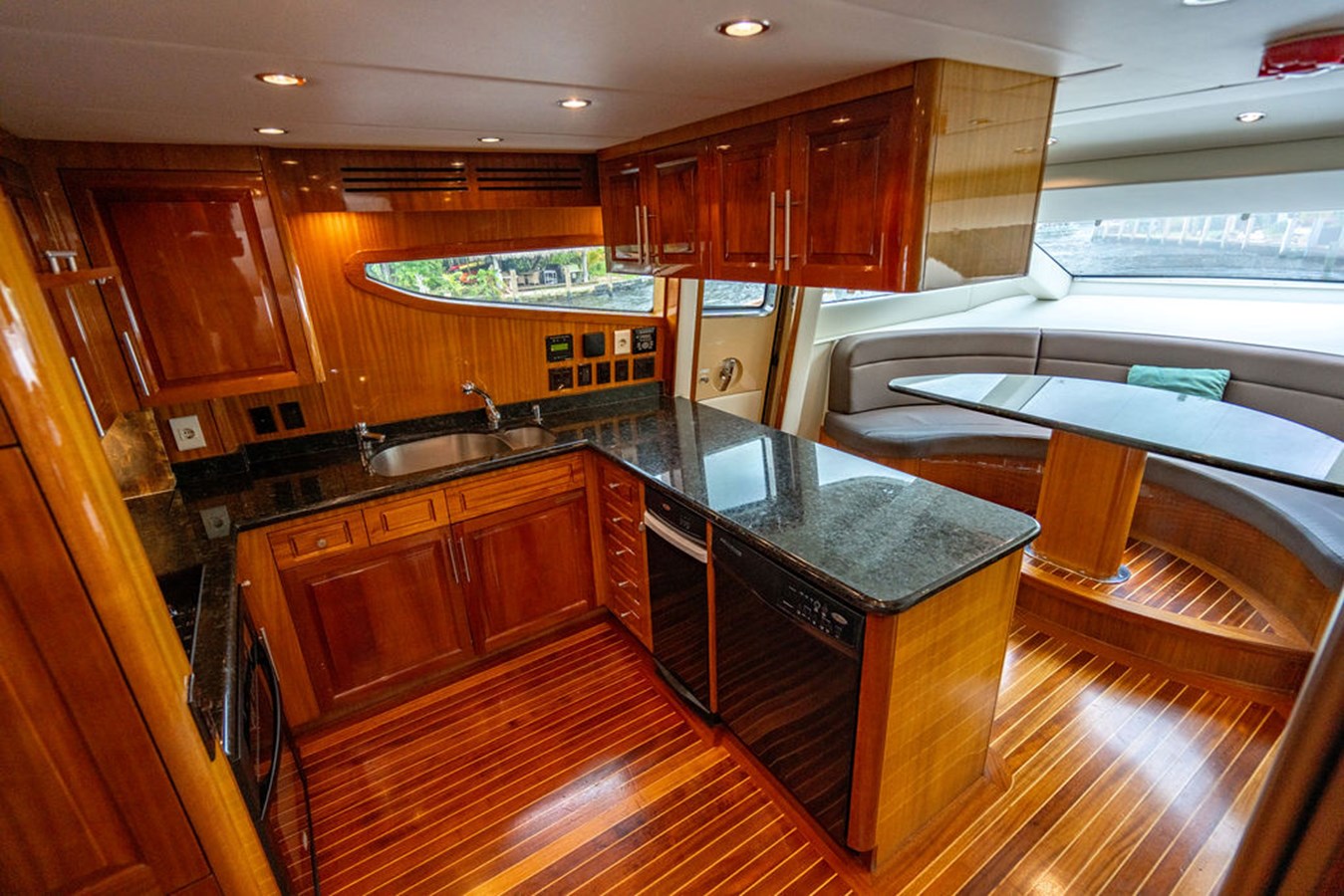 Hatteras Motor Yacht TOP SHELF For Sale