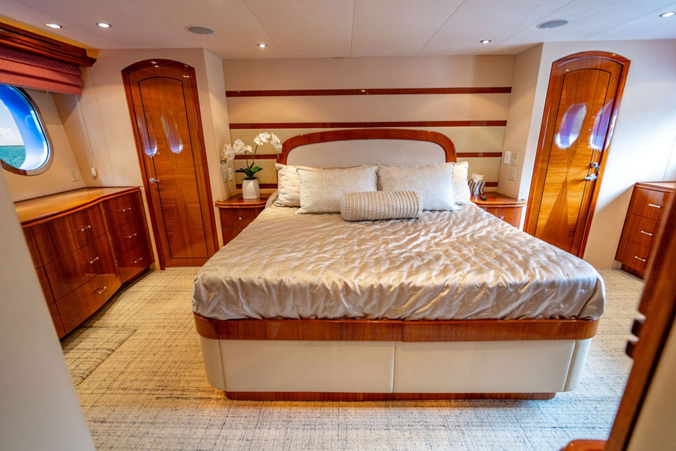 Hatteras Motor Yacht TOP SHELF For Sale