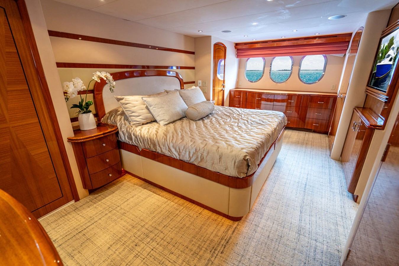 Hatteras Motor Yacht TOP SHELF For Sale