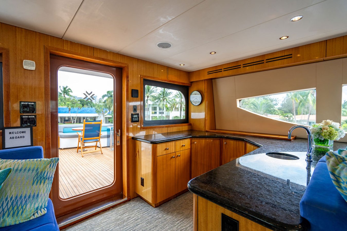 Hatteras Motor Yacht TOP SHELF For Sale