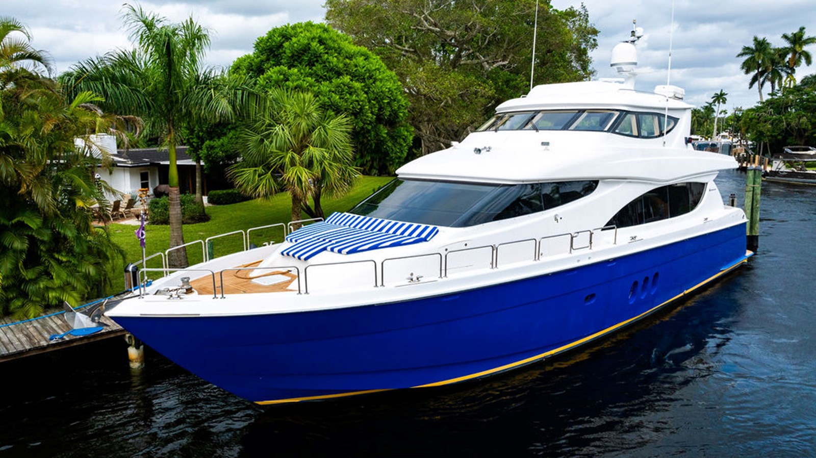 Hatteras Motor Yacht TOP SHELF For Sale