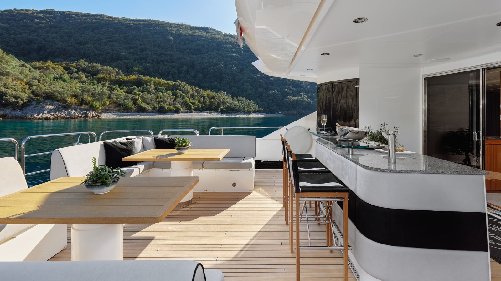 Sunseeker Motor Yacht WICKED PLAY For Sale
