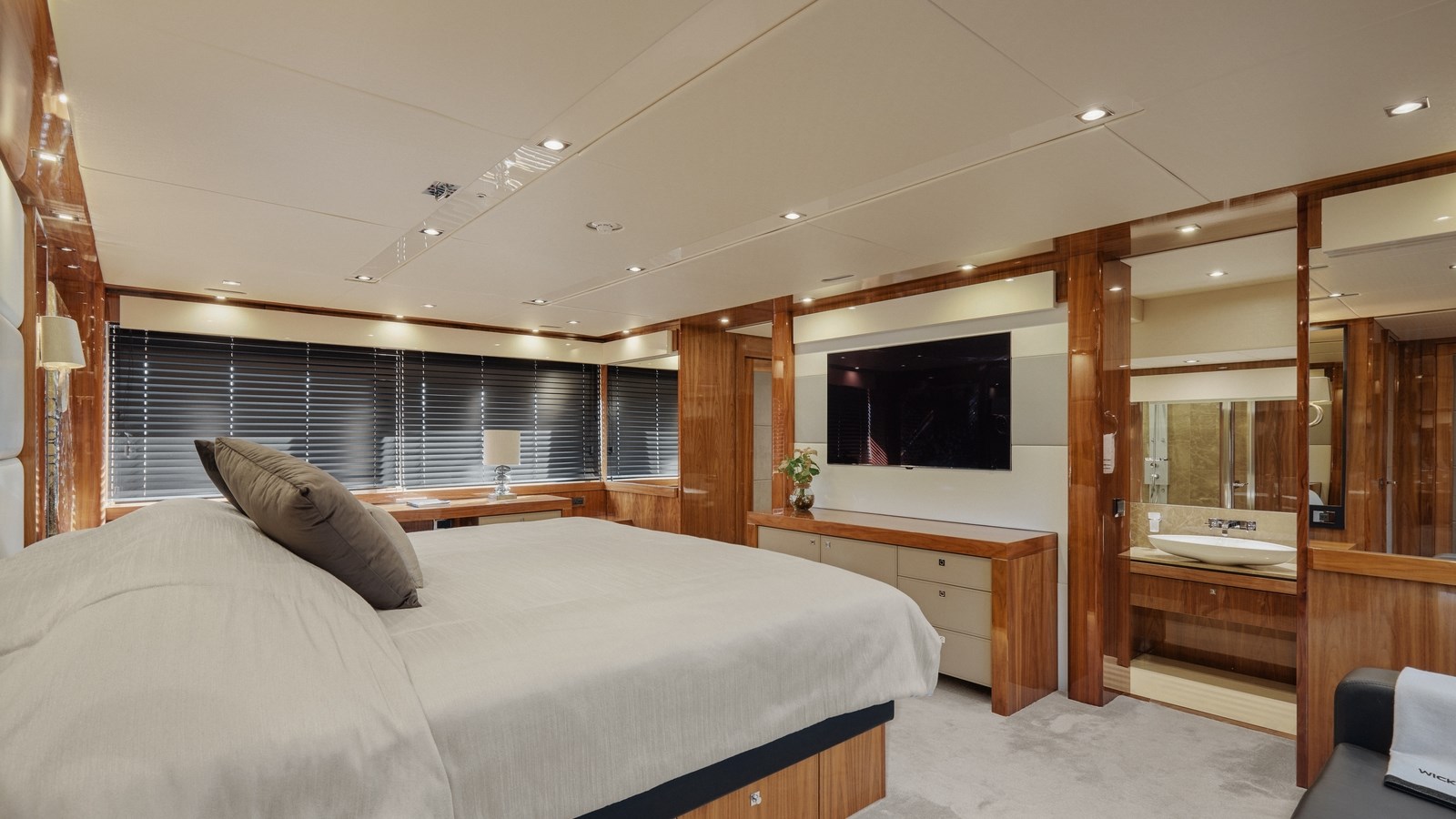 Sunseeker Motor Yacht WICKED PLAY For Sale