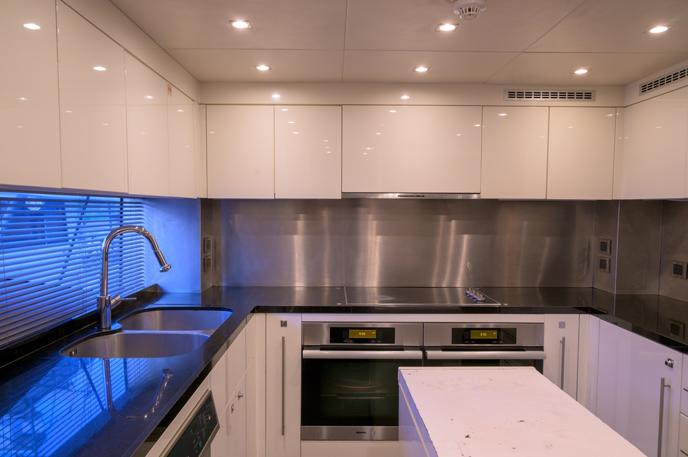 Sunseeker Motor Yacht M5 For Sale