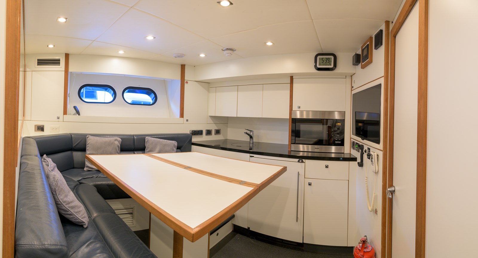 Sunseeker Motor Yacht M5 For Sale