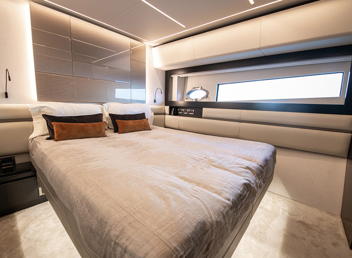 Pershing Motor Yacht MAGIC of AYR For Sale