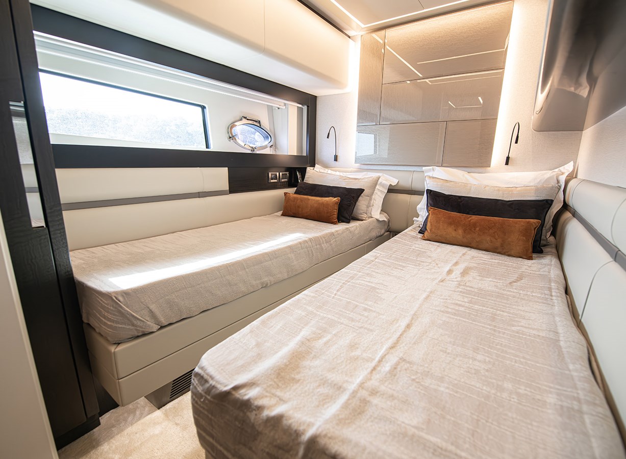 Pershing Motor Yacht MAGIC of AYR For Sale