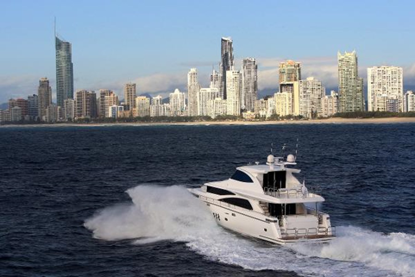 Johnson Motor Yacht JOHNSON 83' FLYBRIDGE w/HYDRAULIC PLATFORM For Sale